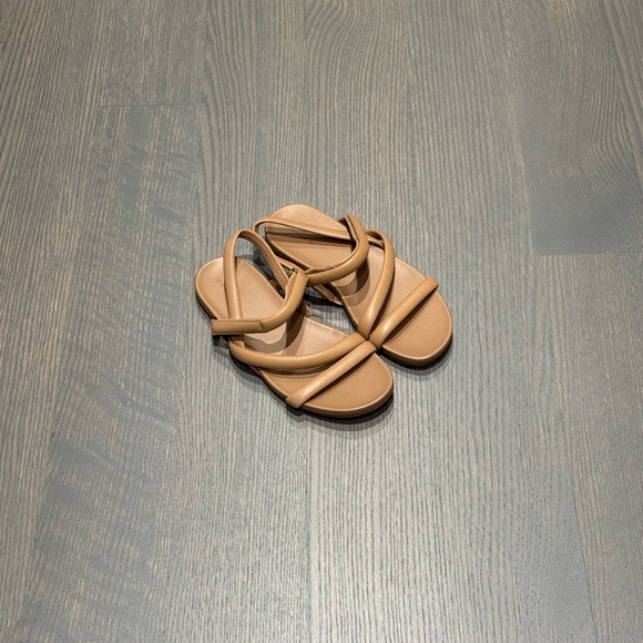 CASLON Tan Leather Strappy Flat Sandals - Size 8 - Picture 7 of 7